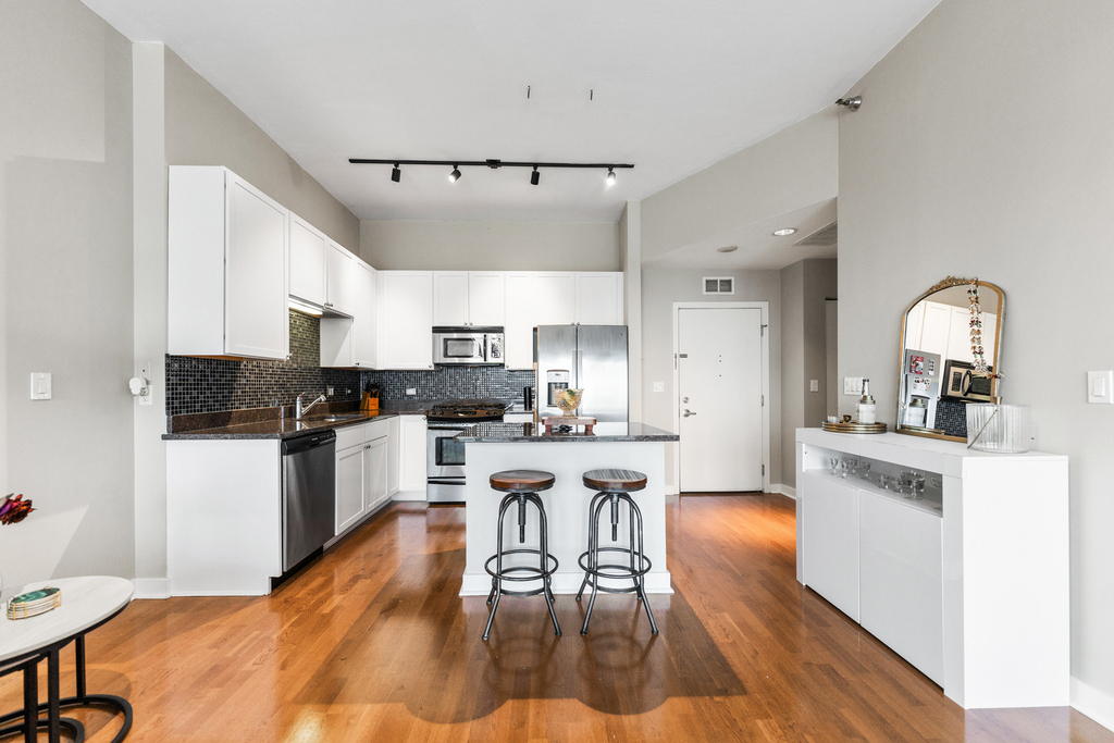 901 W Madison Street - Photo 6