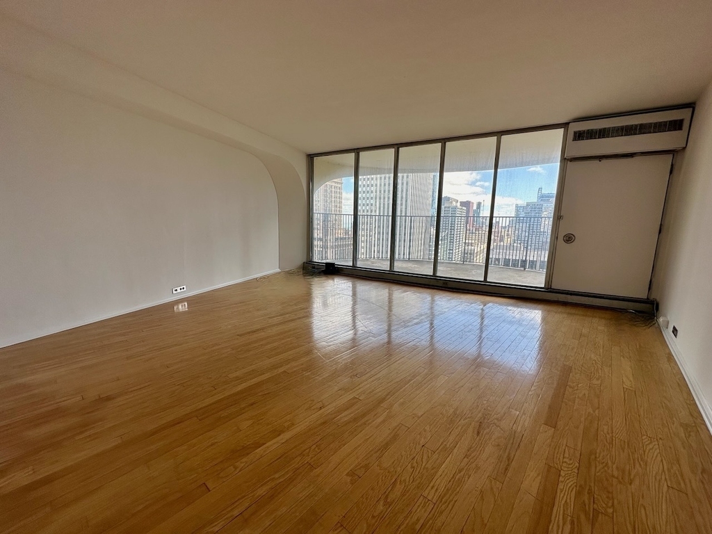 300 N State Street - Photo 2
