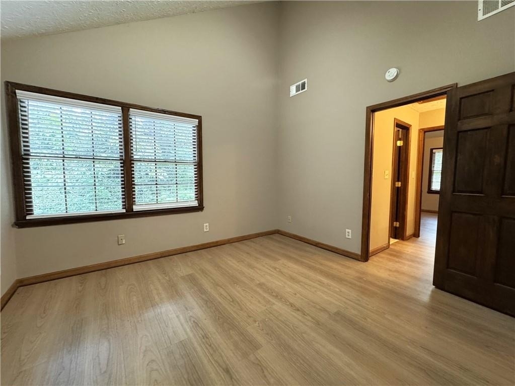 1302 Colony Dr - Photo 16