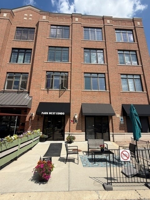 105 W Saint Charles Road - Photo 0