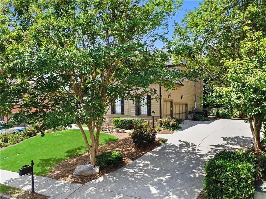 4030 Greenside Court - Photo 3
