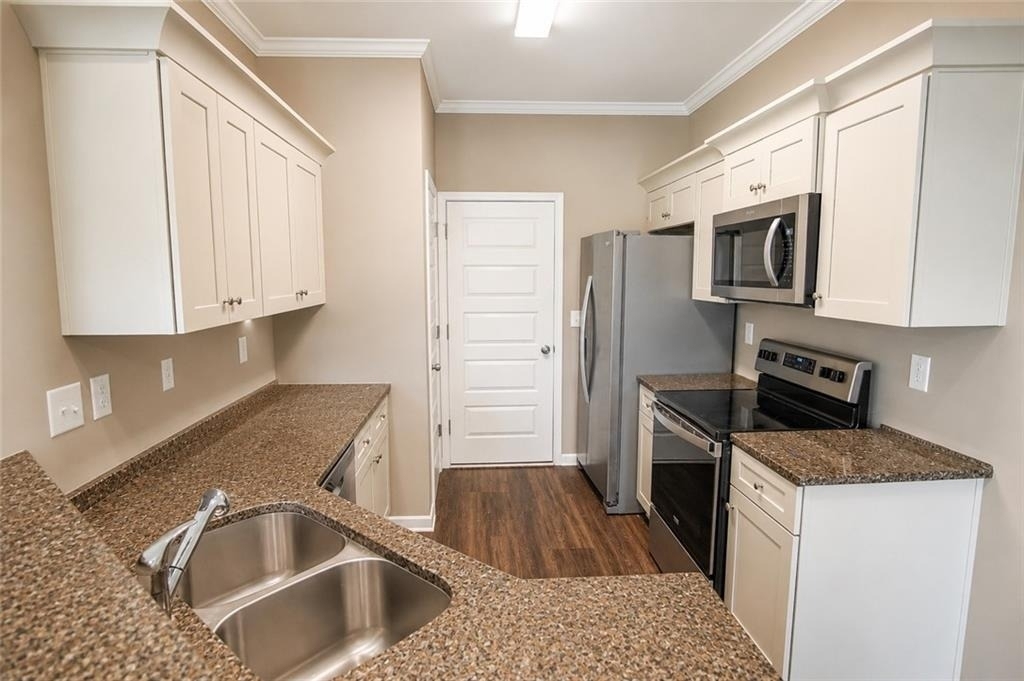 100 Squarewood Lane - Photo 2