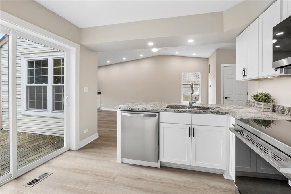 931 Chase Court - Photo 7