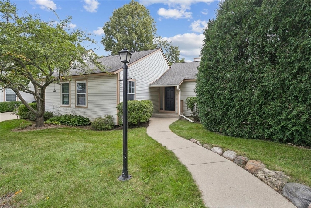 931 Chase Court - Photo 0