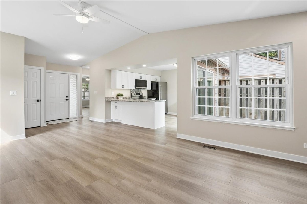 931 Chase Court - Photo 4