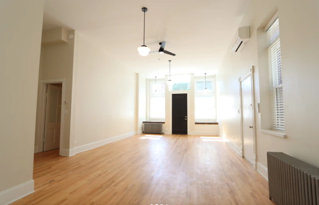 1318 W Erie Street - Photo 1