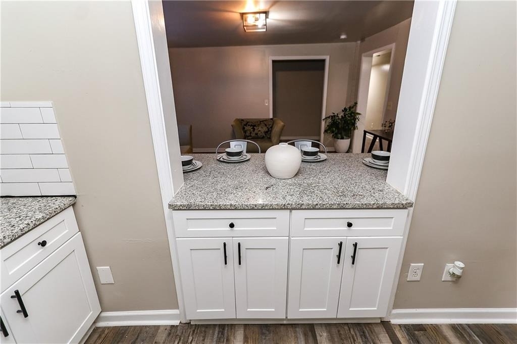 636 Lawton Street - Photo 3