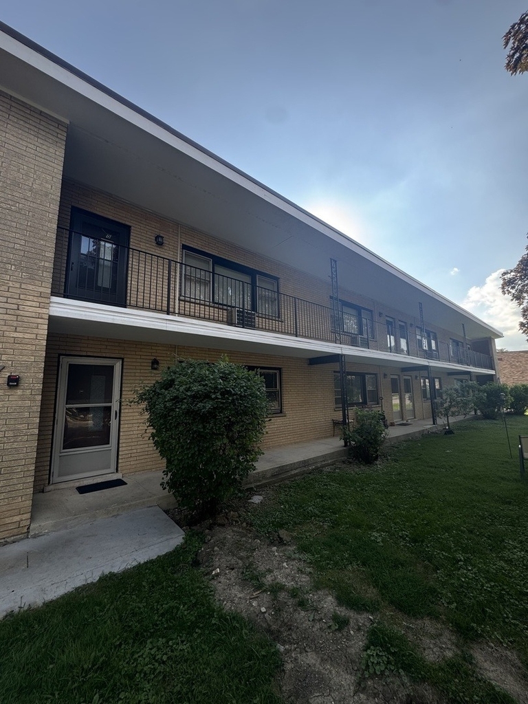 581 Burlington Avenue - Photo 0