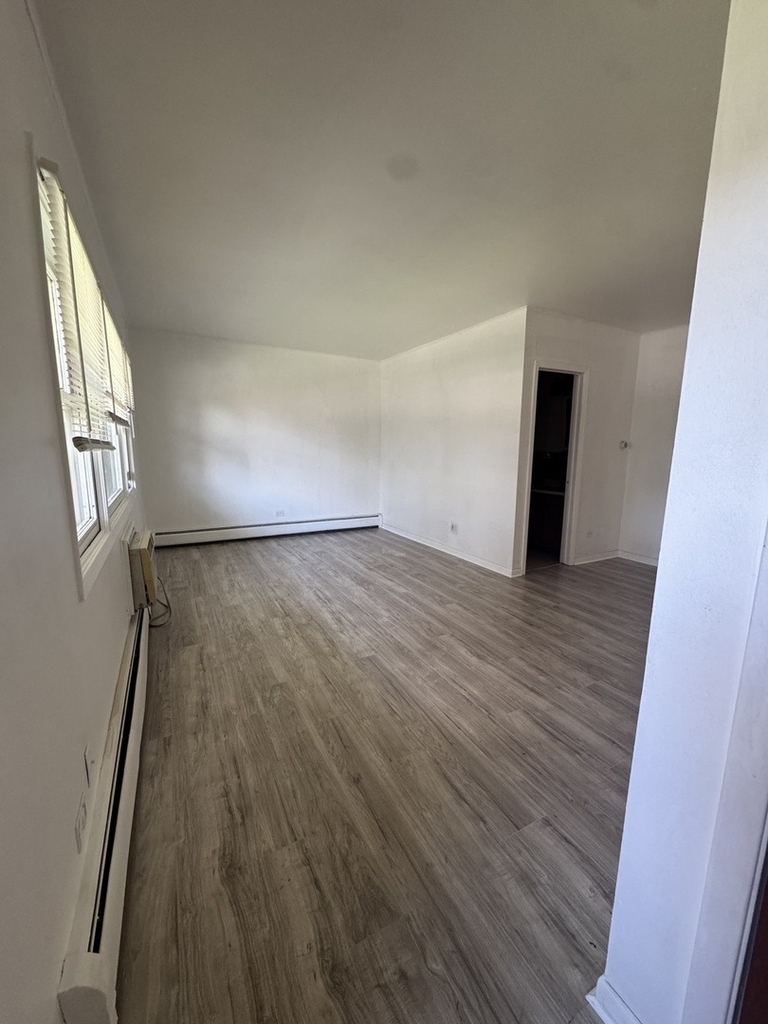 581 Burlington Avenue - Photo 3