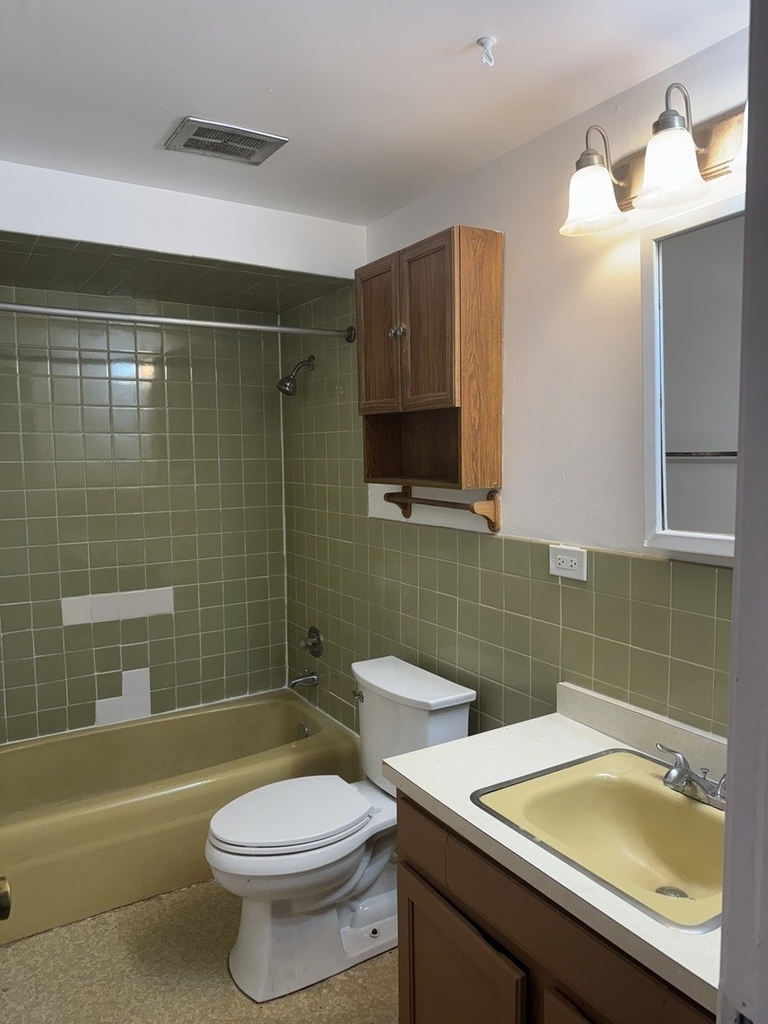 581 Burlington Avenue - Photo 4