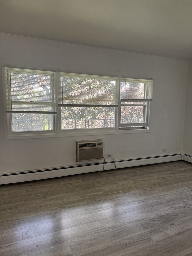 581 Burlington Avenue - Photo 5