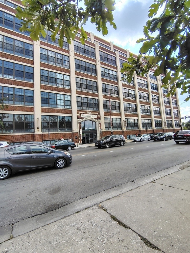 3963 W Belmont Avenue - Photo 0
