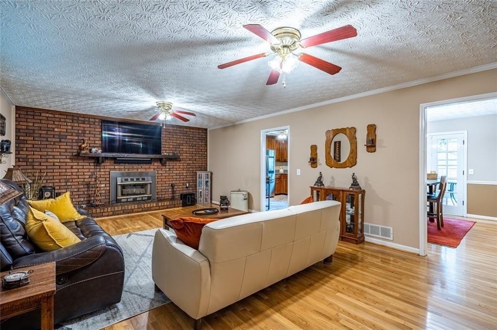 465 Dobbs Road - Photo 5