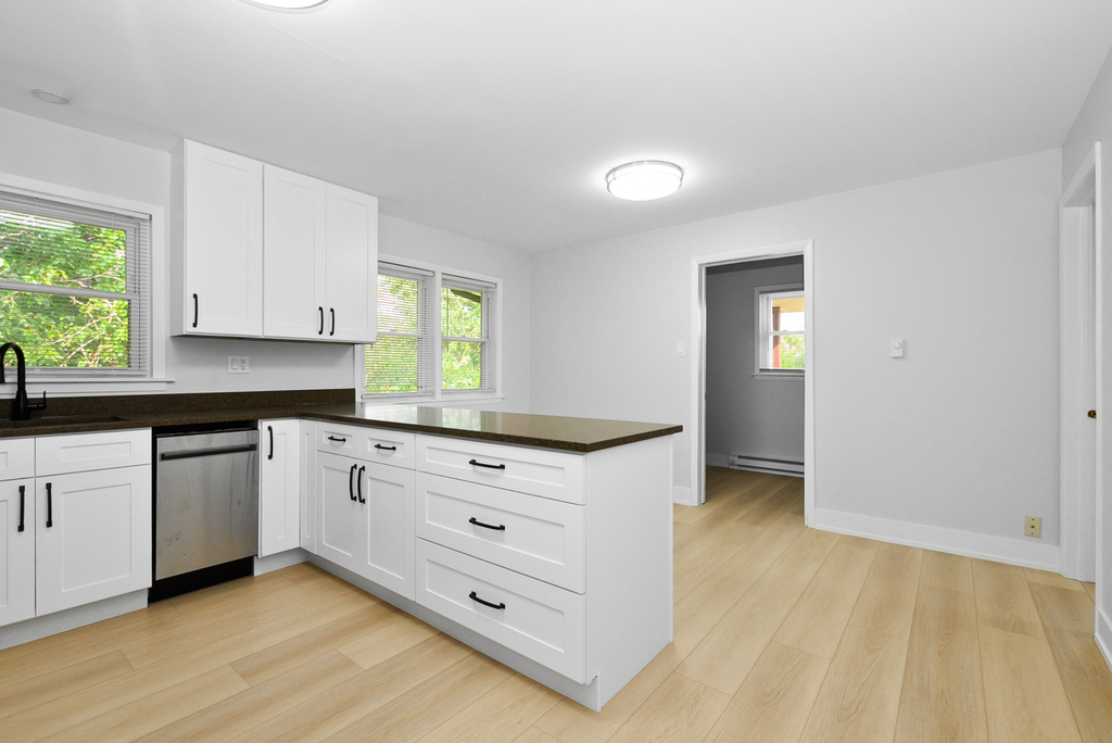 11015 S Lloyd Drive - Photo 4