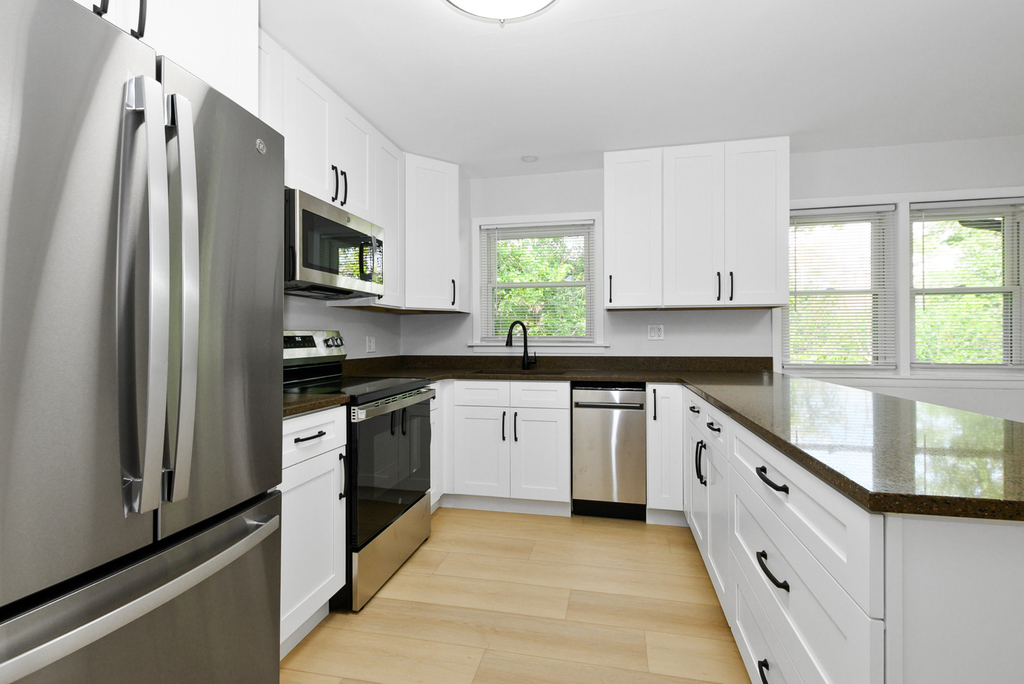 11015 S Lloyd Drive - Photo 6