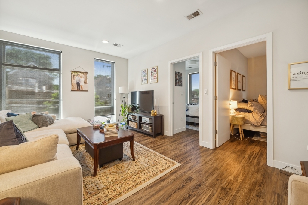 1045 W Cornelia Avenue - Photo 1