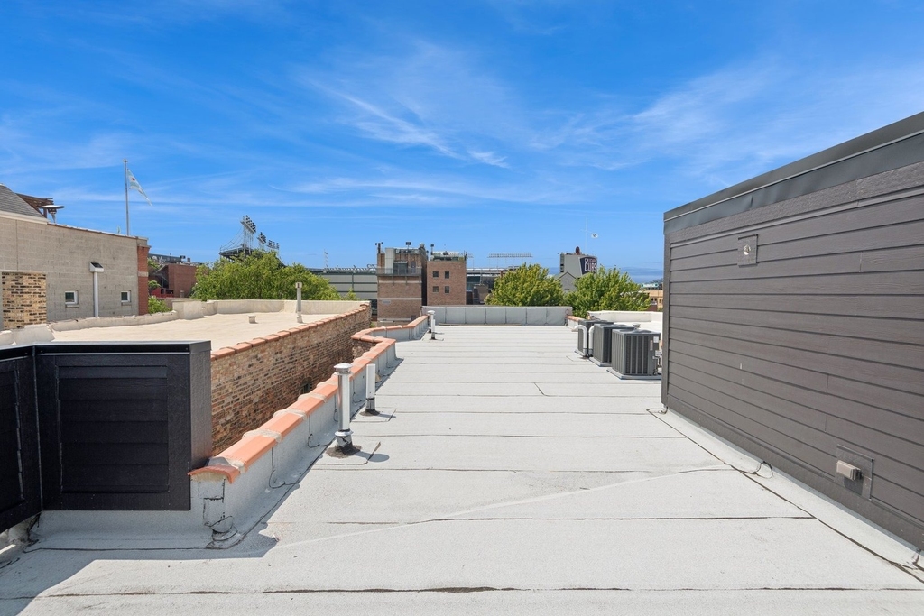 3641 N Wilton Avenue - Photo 5