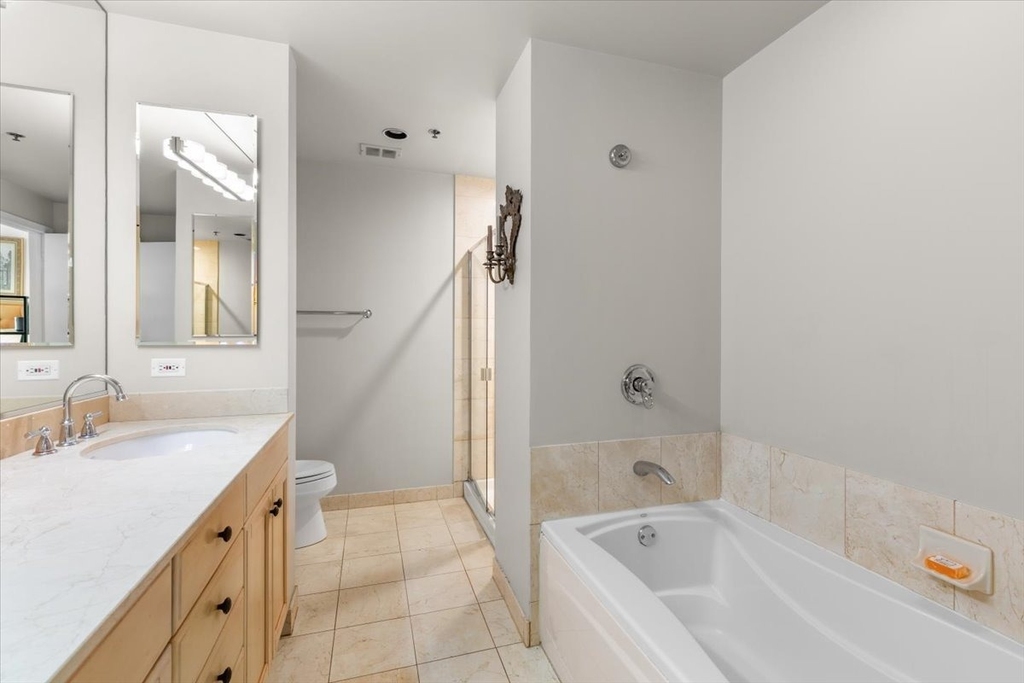 57 E Delaware Place - Photo 11