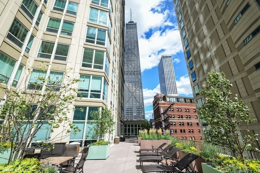 57 E Delaware Place - Photo 25