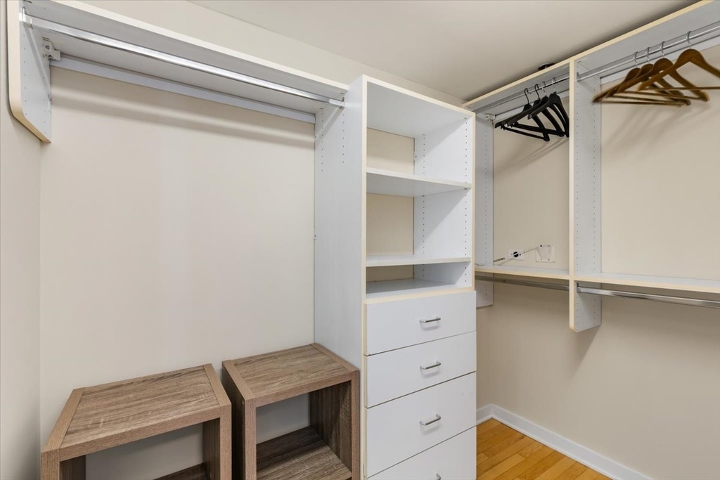 57 E Delaware Place - Photo 12