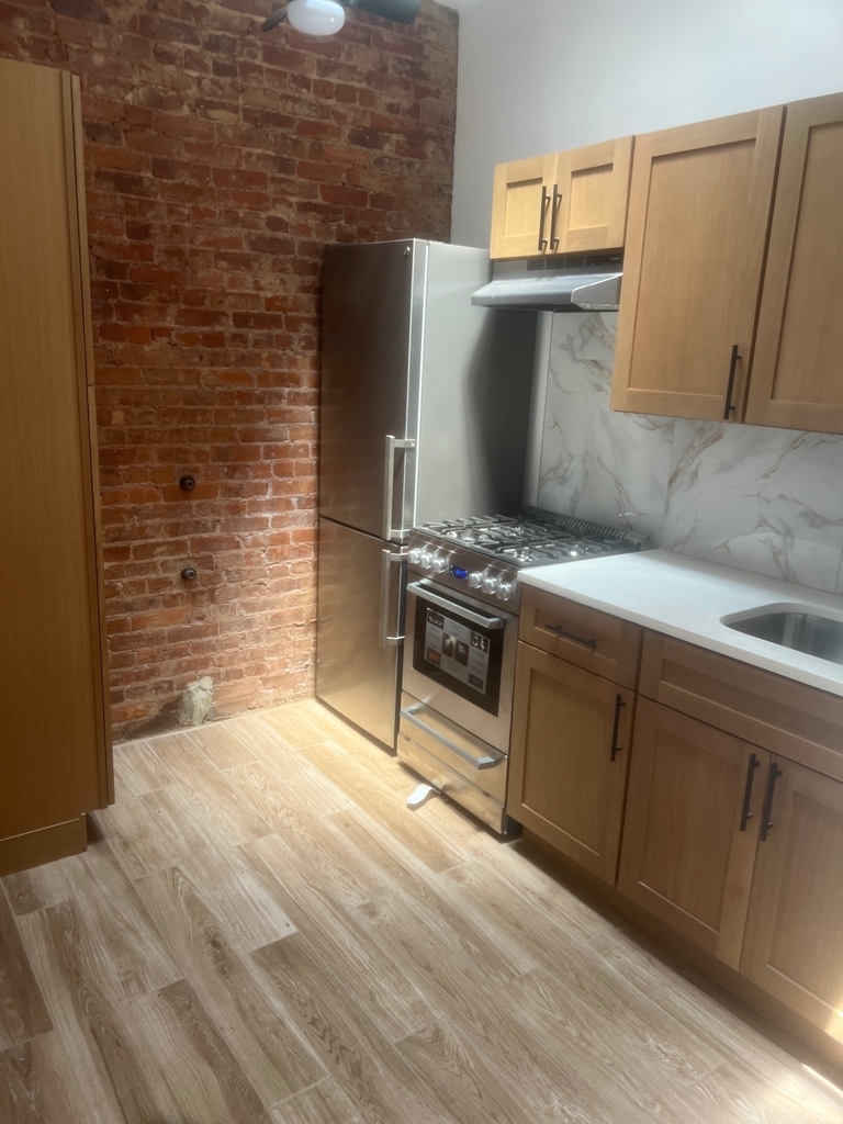 367 west 123 Street - Photo 2