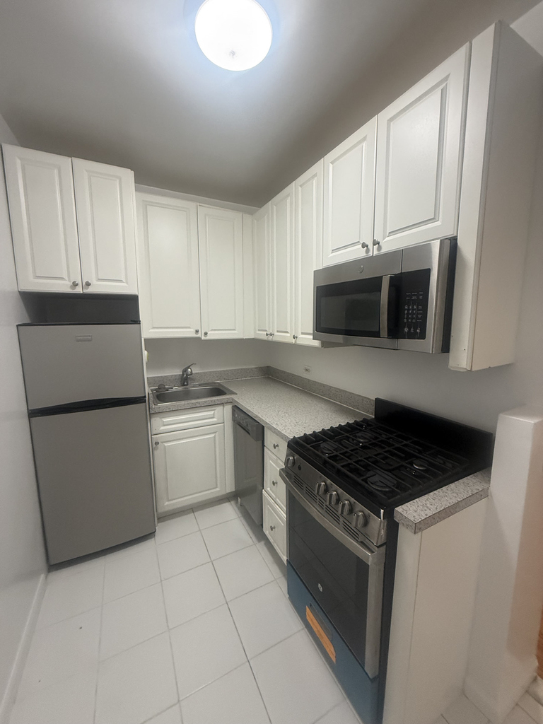 516 East 80th Street - Photo 4