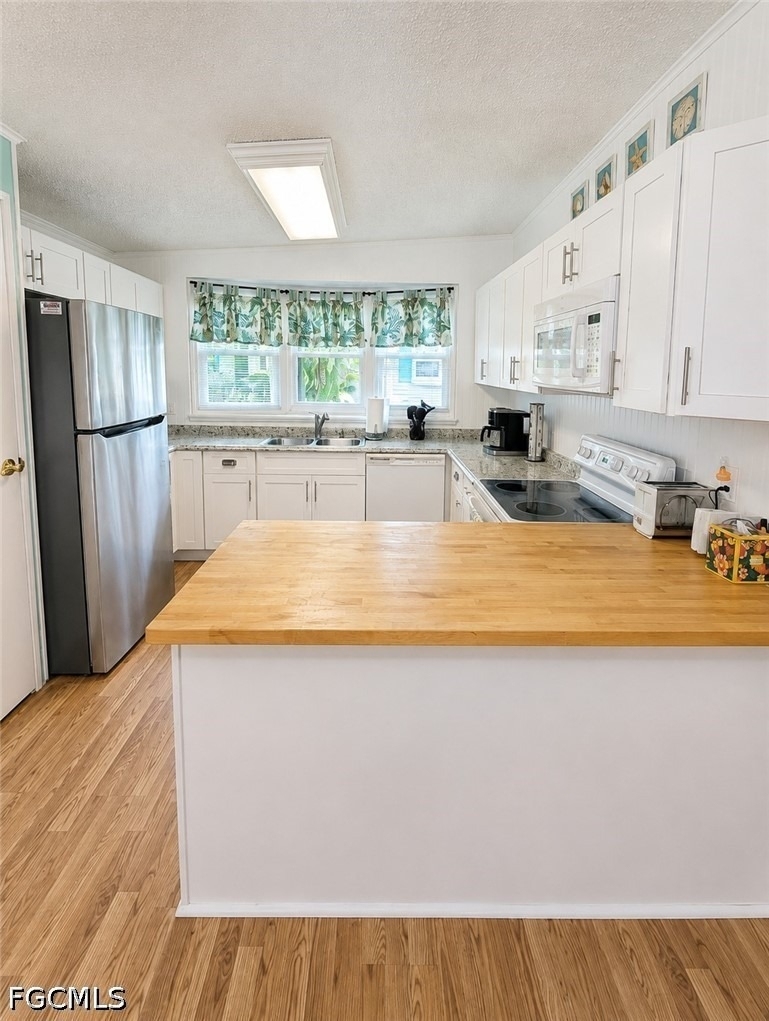 10401 Circle Pine Road - Photo 2