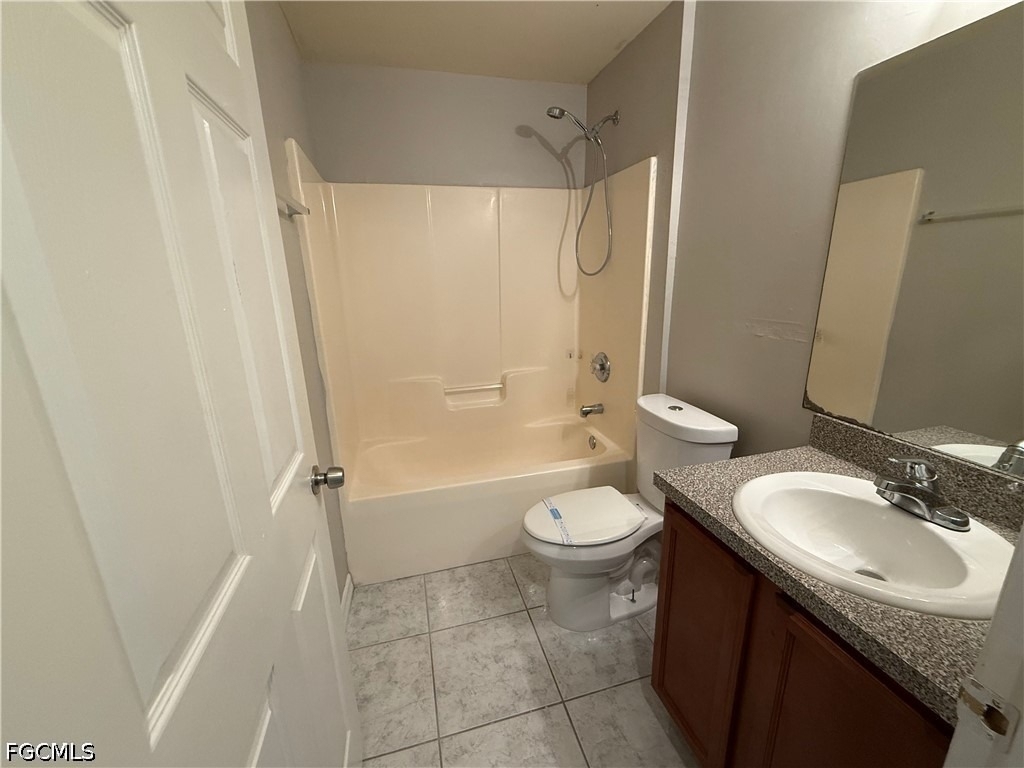 1040 Ainsworth Street E - Photo 8