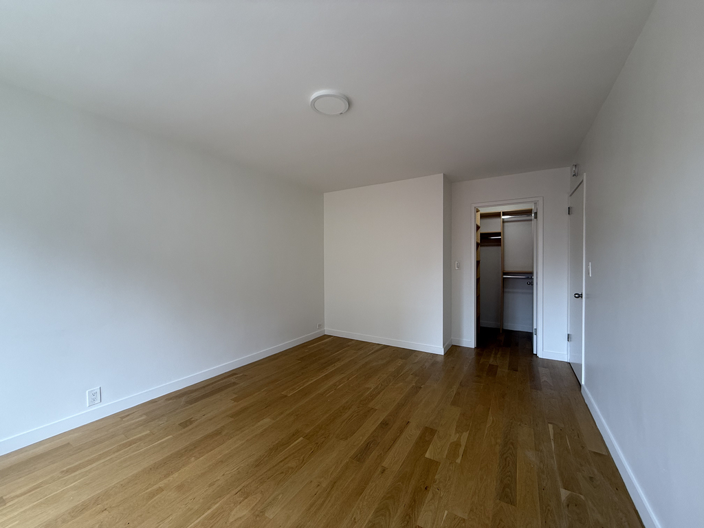 East 13th Street - Photo 3