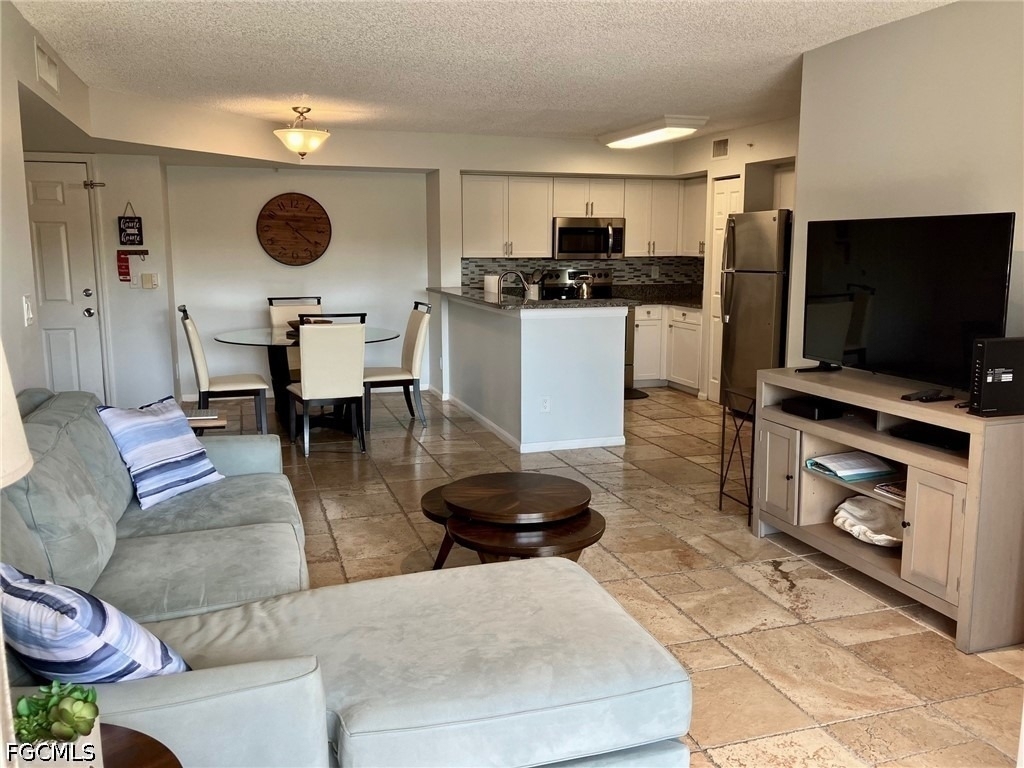 1185 Wildwood Lakes Boulevard - Photo 3