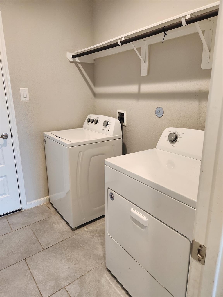 8519 Golden Field Drive - Photo 19
