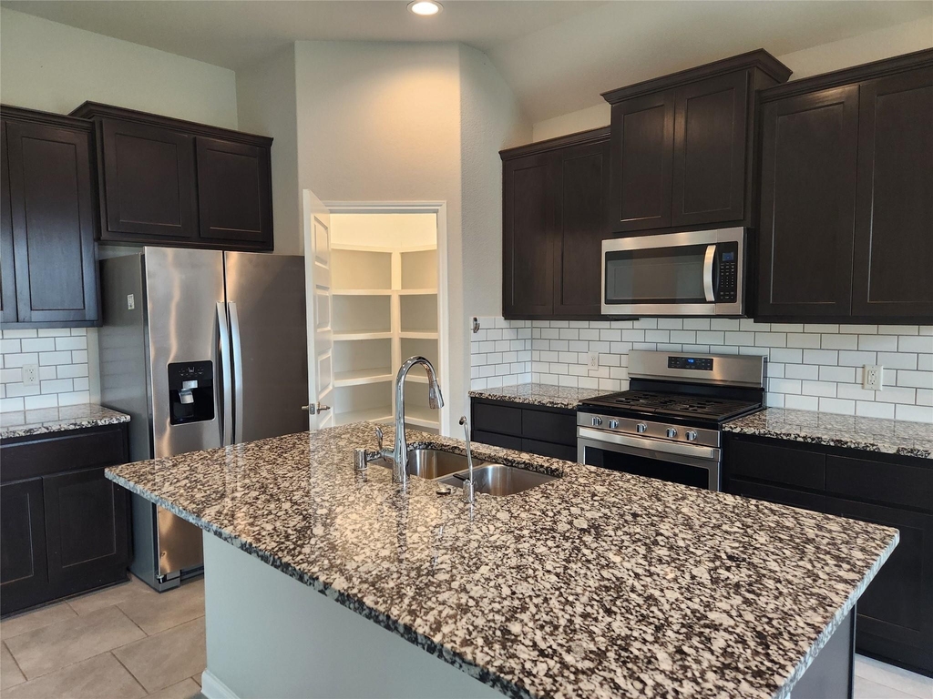 8519 Golden Field Drive - Photo 4