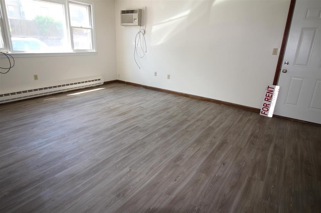 73 East Broadway - Photo 4