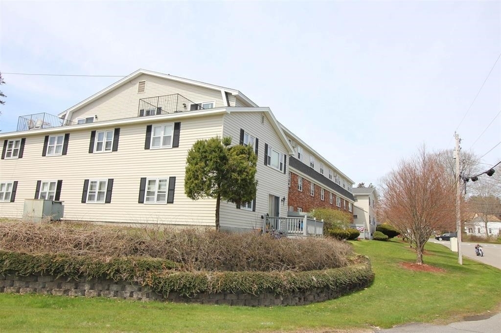 73 East Broadway - Photo 1
