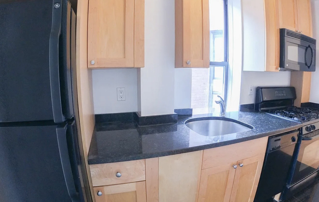 152 East 84th Street - Photo 4