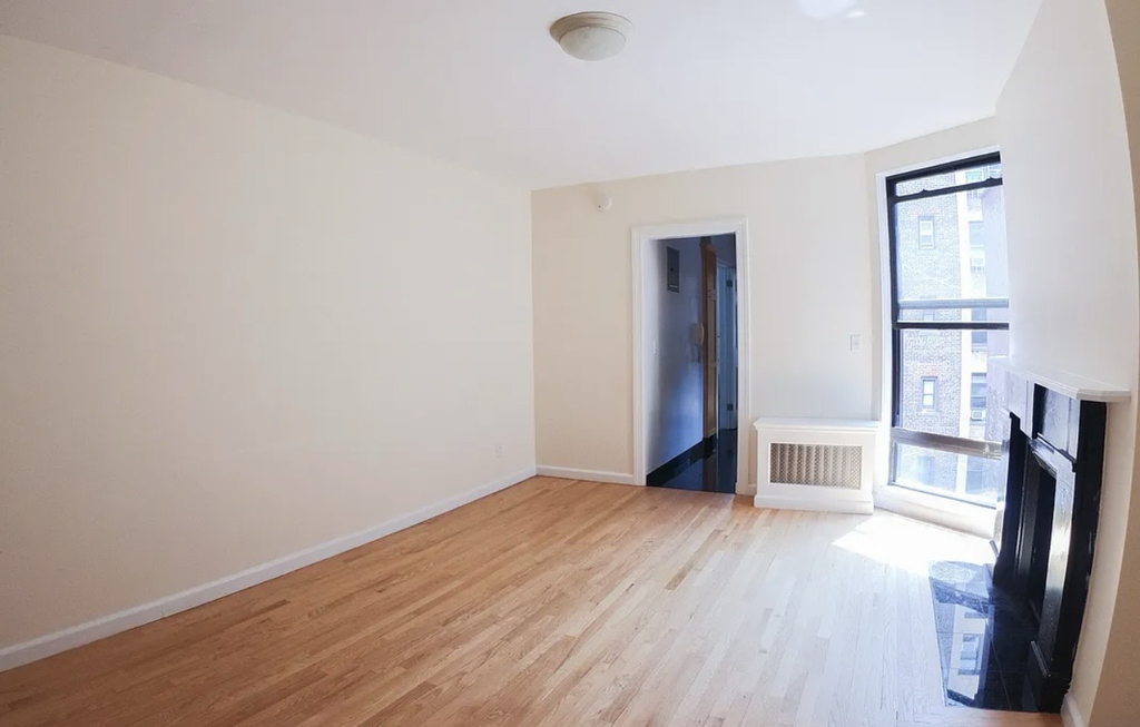 152 East 84th Street - Photo 5