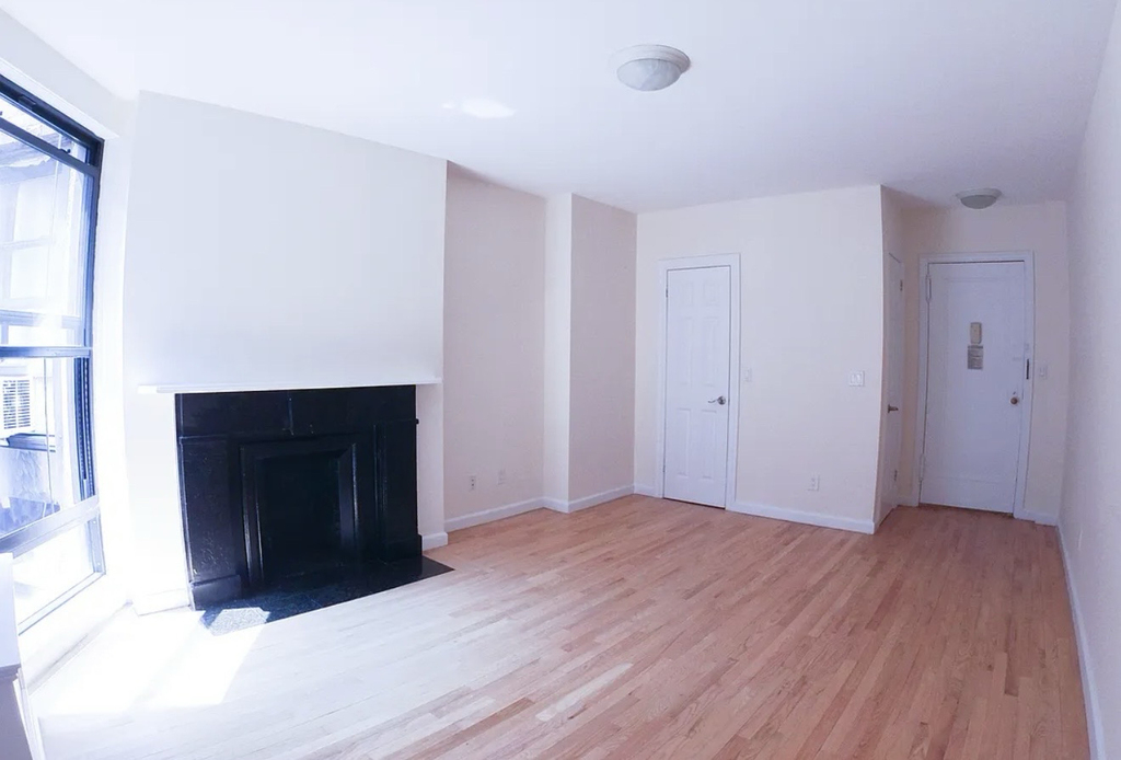 152 East 84th Street - Photo 1