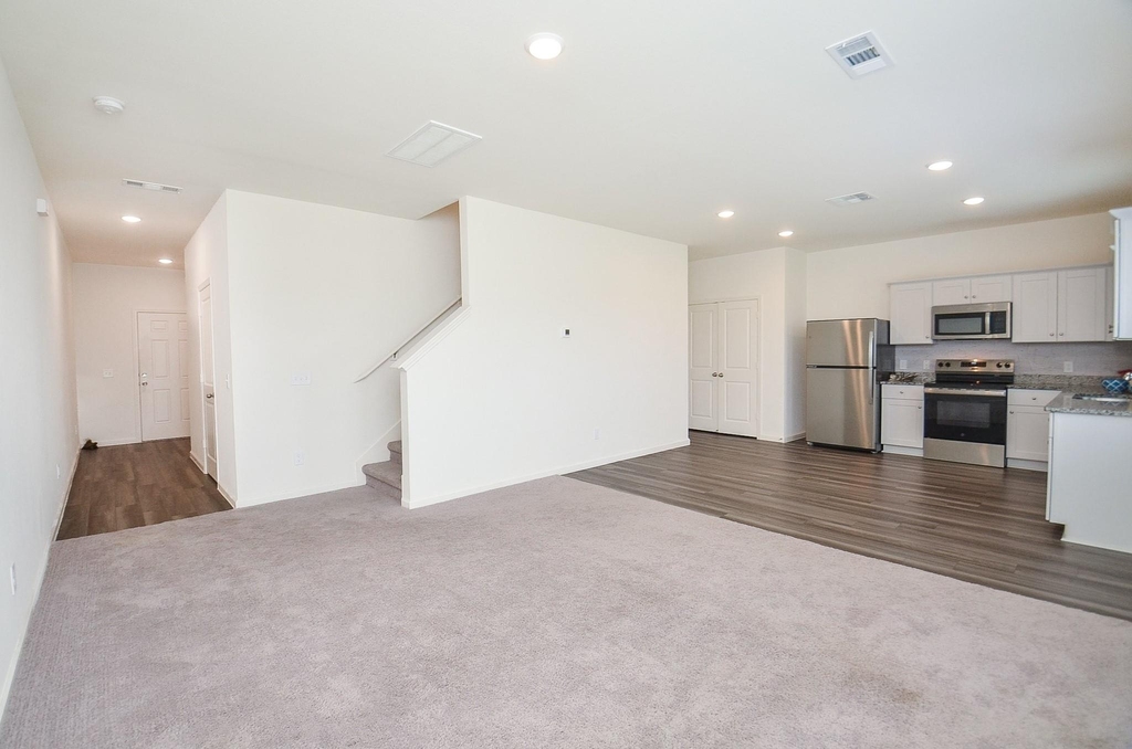 8627 Vacek Crossing Way - Photo 4
