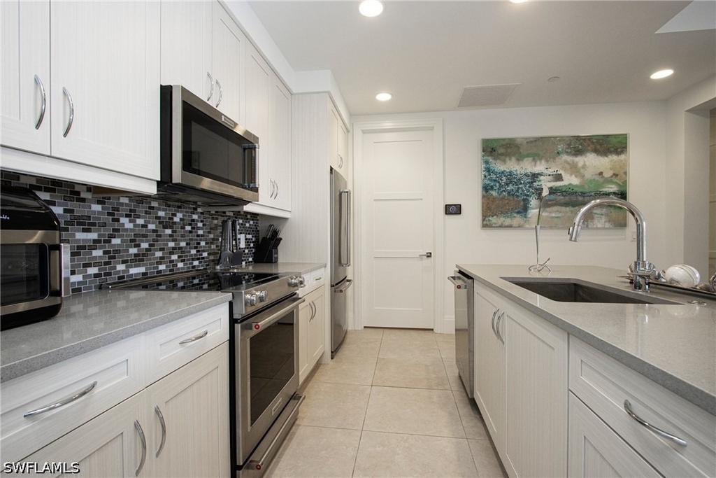 1035 3rd Avenue S - Photo 6