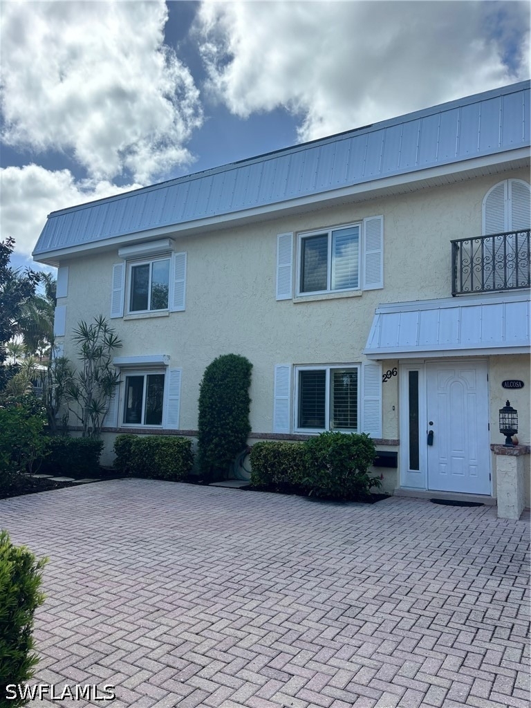 296 4th Avenue S - Photo 18