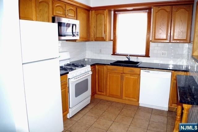 31 Brook - Photo 1