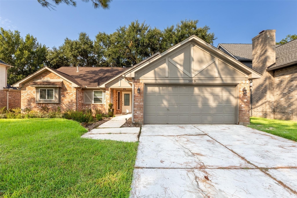 1019 Sugar Mountain Court - Photo 0