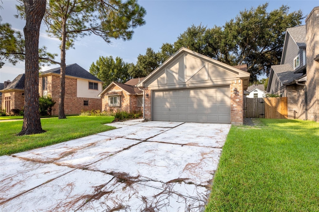 1019 Sugar Mountain Court - Photo 2