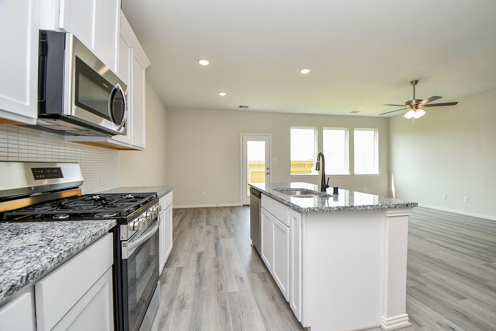 27927 Western Creek Court - Photo 7