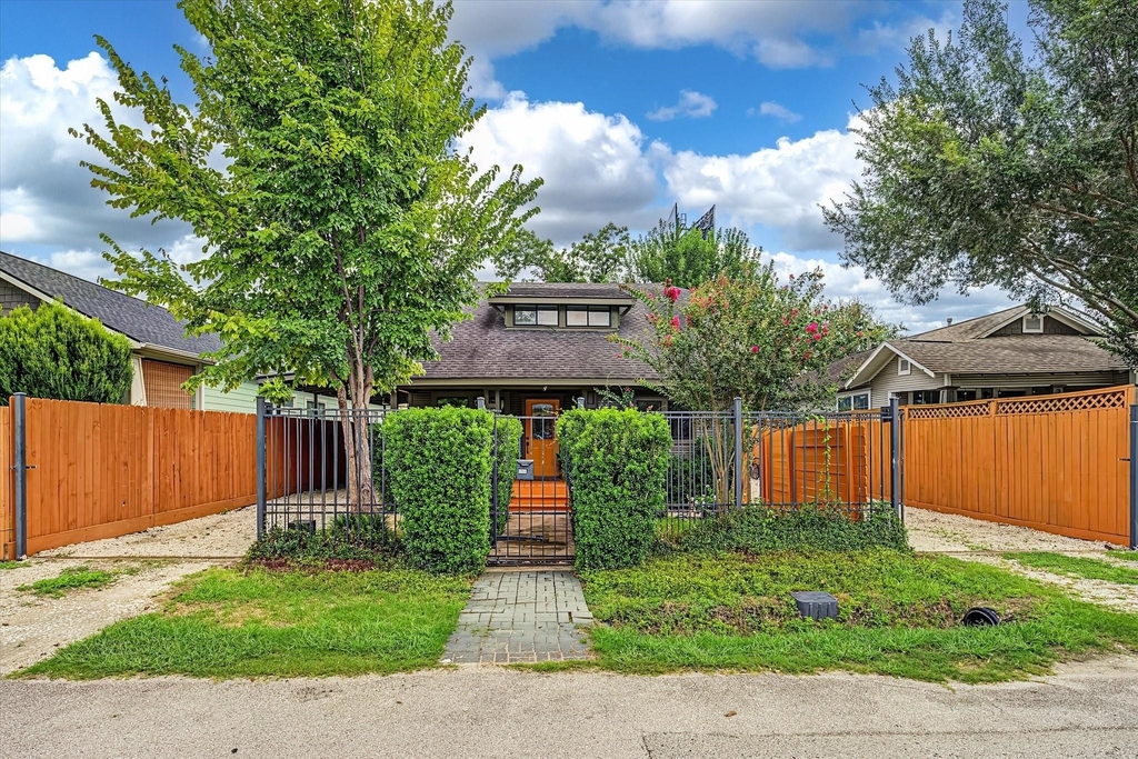 606 Vincent Street - Photo 0
