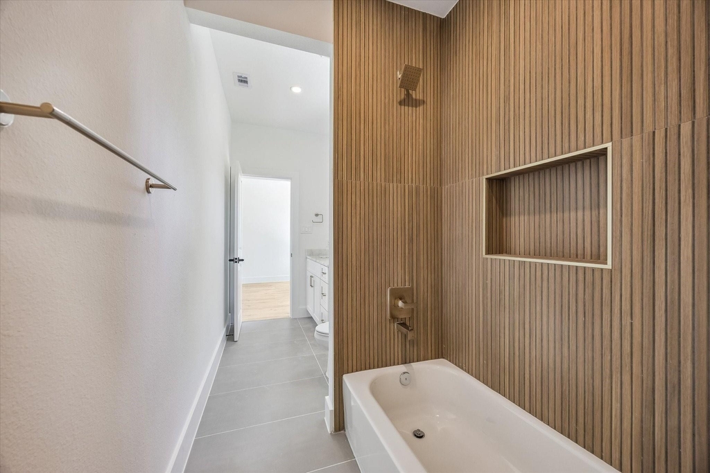 1032 W 17th Street - Photo 13