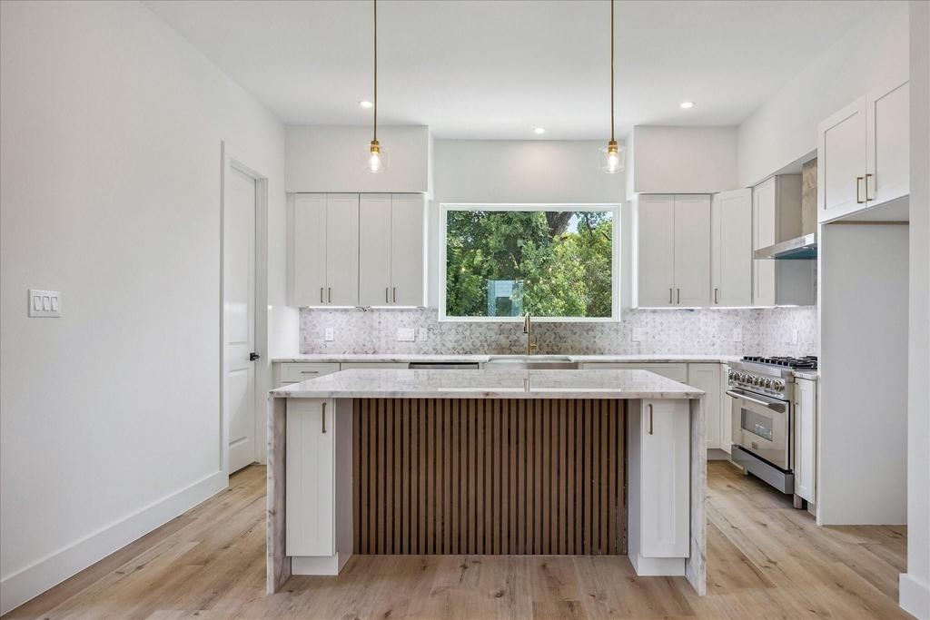 1032 W 17th Street - Photo 4