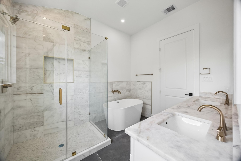 1032 W 17th Street - Photo 20