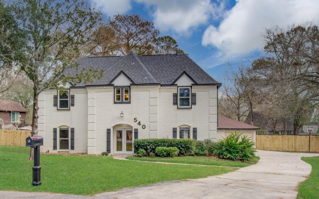 540 Fort Sumpter Street - Photo 0