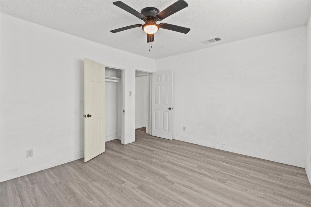 317-319 E B Street - Photo 17